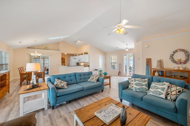 237 Melody Gardens Dr., Surfside Beach, SC 29575