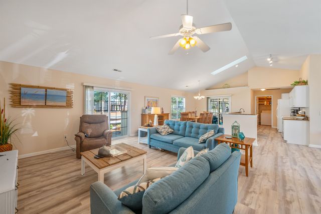 237 Melody Gardens Dr., Surfside Beach, SC 29575