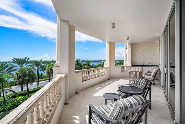 3000 S OCEAN Boulevard 402, Palm Beach, FL 33480
