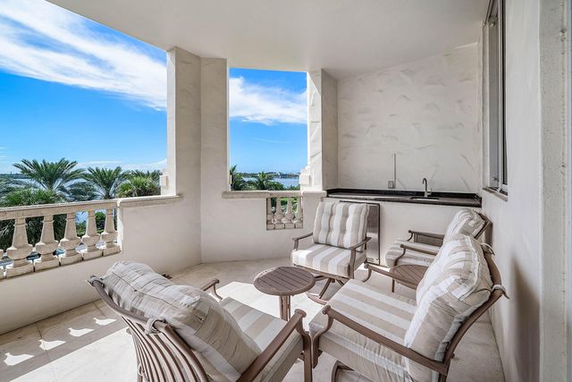 3000 S OCEAN Boulevard 402, Palm Beach, FL 33480