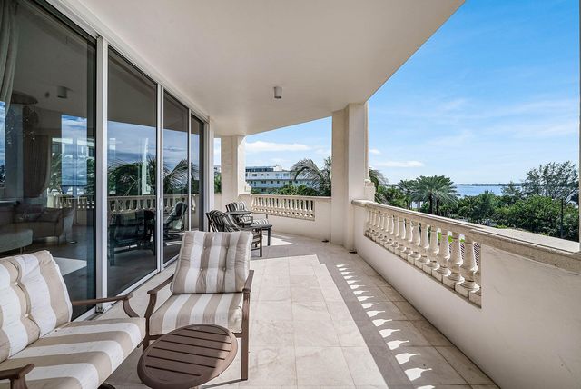 3000 S OCEAN Boulevard 402, Palm Beach, FL 33480