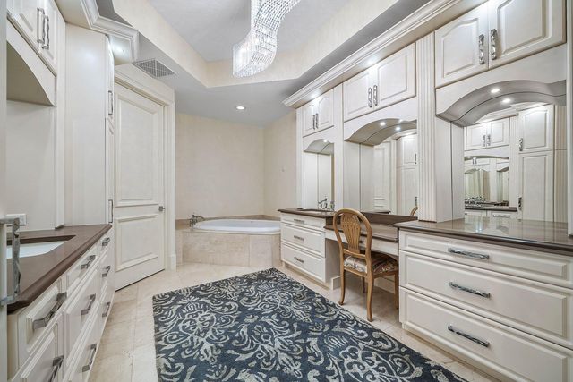 3000 S OCEAN Boulevard 402, Palm Beach, FL 33480