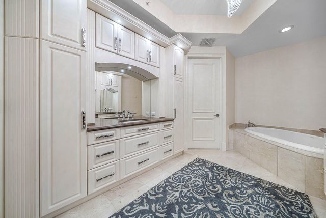 3000 S OCEAN Boulevard 402, Palm Beach, FL 33480