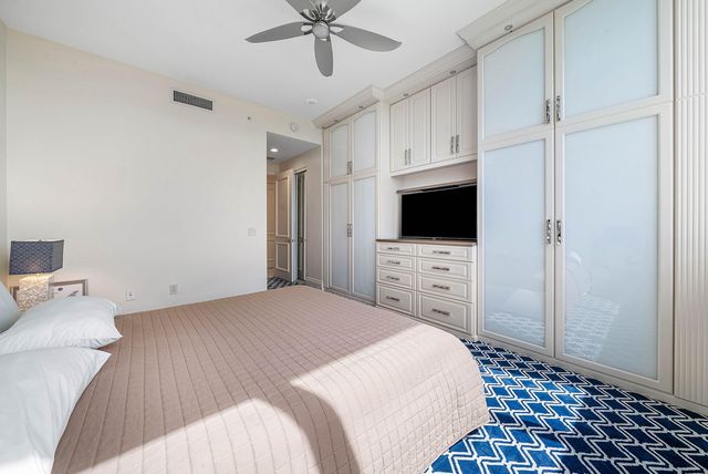 3000 S OCEAN Boulevard 402, Palm Beach, FL 33480