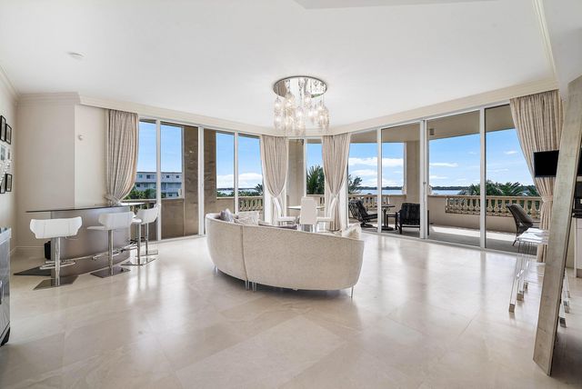 3000 S OCEAN Boulevard 402, Palm Beach, FL 33480