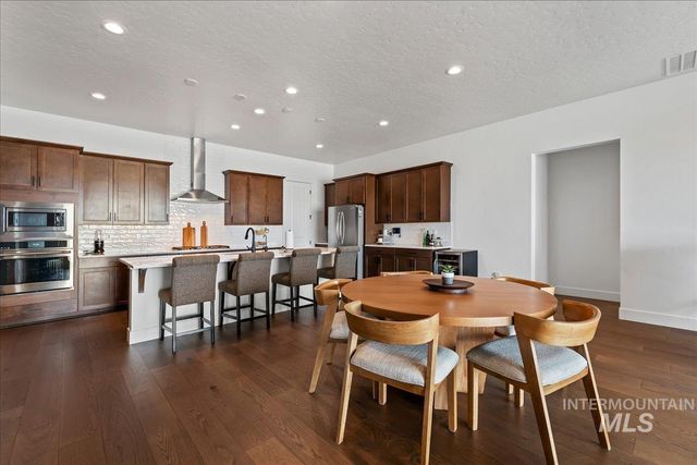 2182 N Kenora Ave, Star, ID 83669