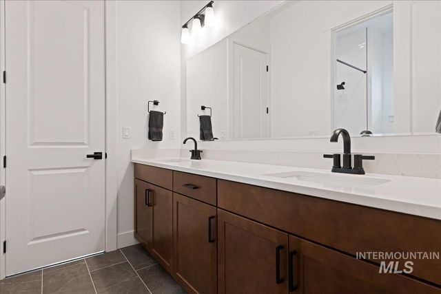 2182 N Kenora Ave, Star, ID 83669