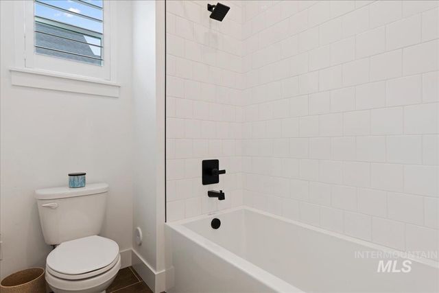 2182 N Kenora Ave, Star, ID 83669