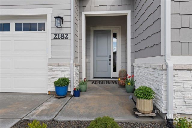 2182 N Kenora Ave, Star, ID 83669