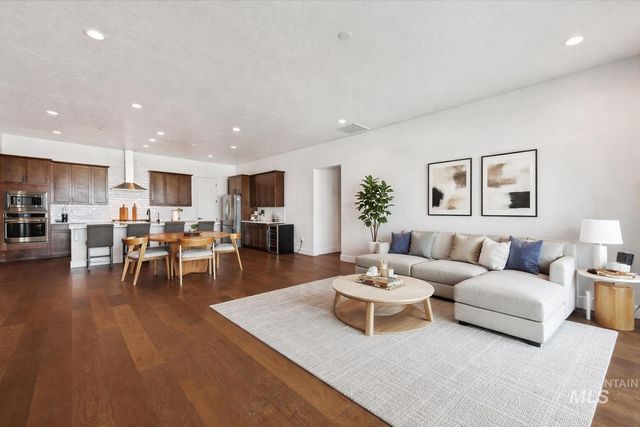 2182 N Kenora Ave, Star, ID 83669