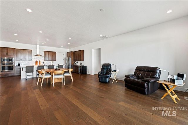 2182 N Kenora Ave, Star, ID 83669