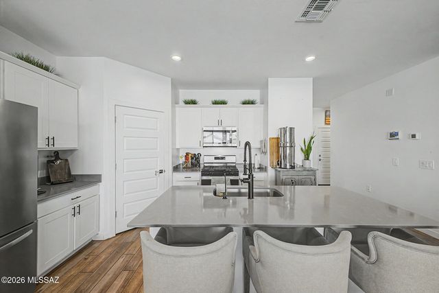 520 W Lexington Street, Vail, AZ 85641
