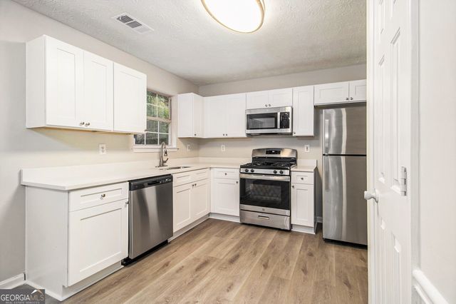 2373 Wellborn Hills Court, Lithonia, GA 30058