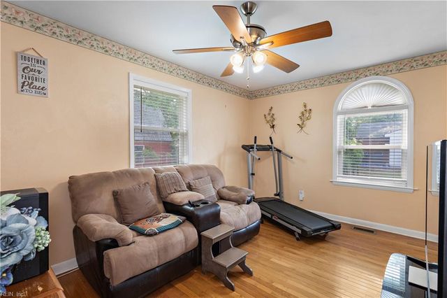 402 Bertha LN, Portsmouth, VA 23701