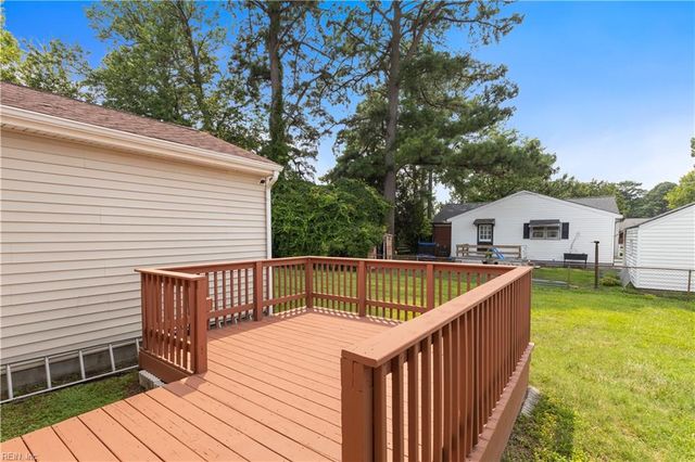 402 Bertha LN, Portsmouth, VA 23701
