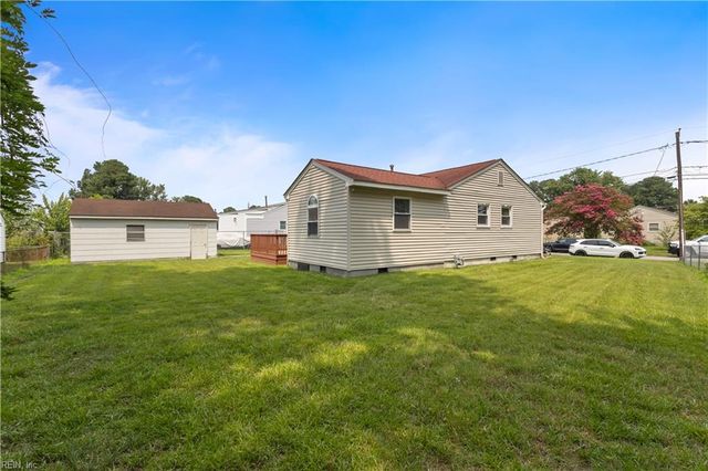 402 Bertha LN, Portsmouth, VA 23701