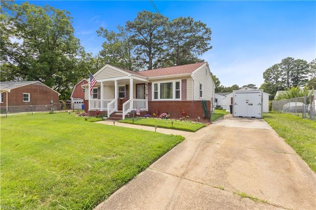 402 Bertha LN, Portsmouth, VA 23701