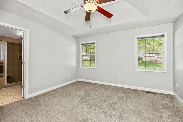 1832 NE Stonewood Drive, Lee's Summit, MO 64086