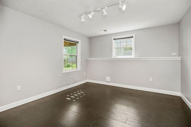 1832 NE Stonewood Drive, Lee's Summit, MO 64086