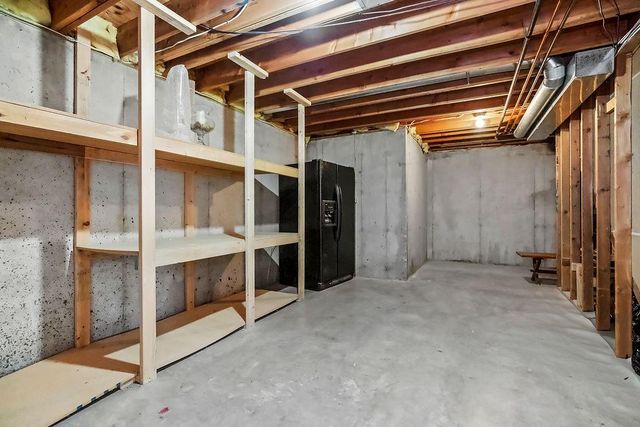 1832 NE Stonewood Drive, Lee's Summit, MO 64086