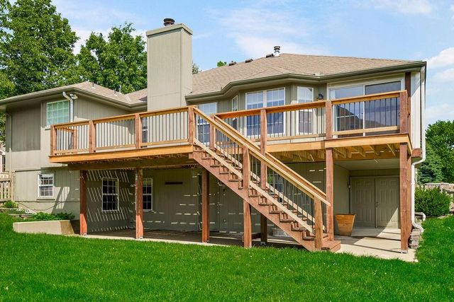 1832 NE Stonewood Drive, Lee's Summit, MO 64086