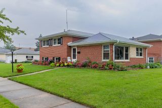 2201 PINE Street, Des Plaines, IL 60018