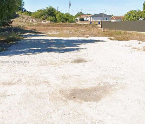705 Labrador Avenue N, Lehigh Acres, FL 33971