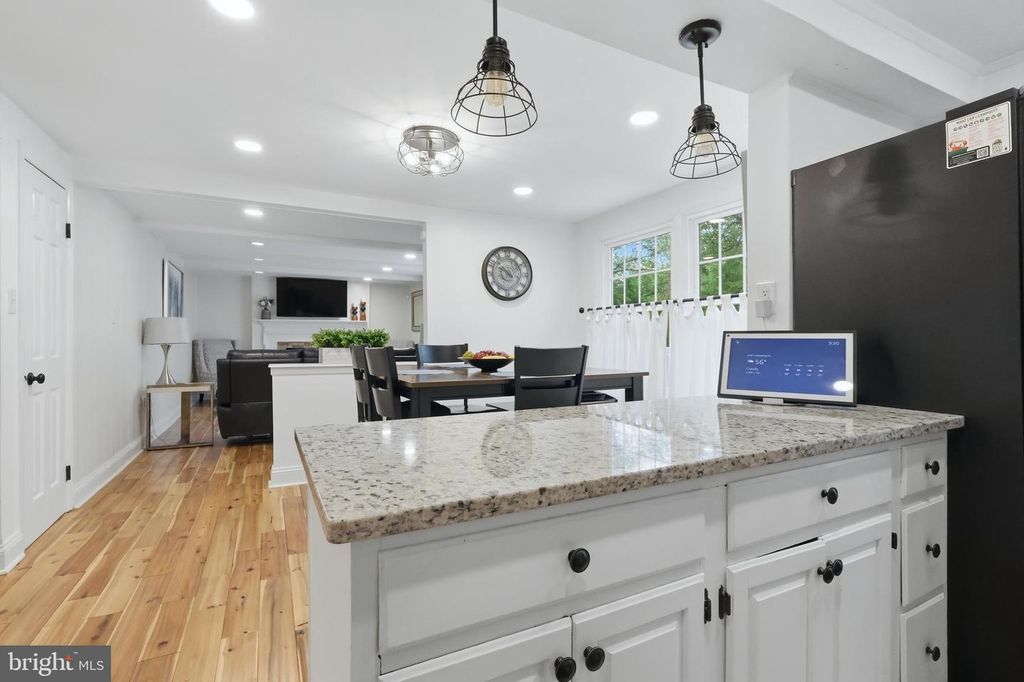 Image 4 of property listing at 12821 ASBURY DR, Fort Washington, MD 20744