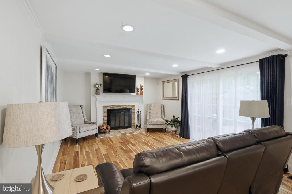 Image 6 of property listing at 12821 ASBURY DR, Fort Washington, MD 20744