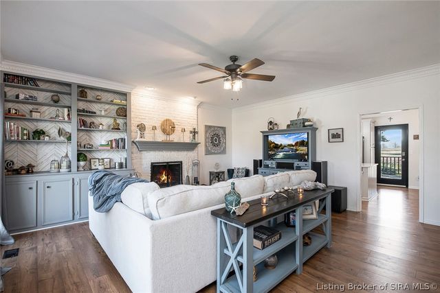 1609 Tall Oaks Drive, Jeffersonville, IN 47130