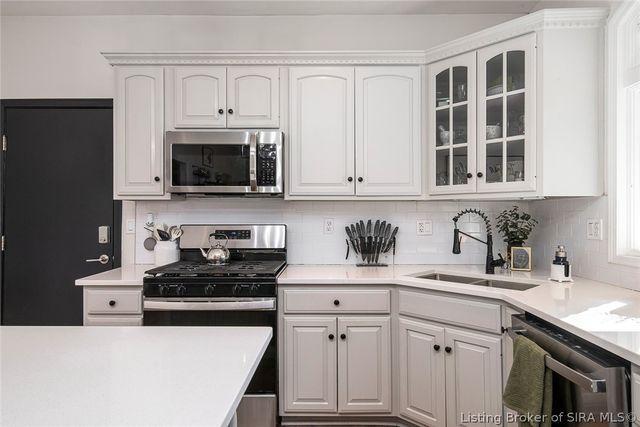 1609 Tall Oaks Drive, Jeffersonville, IN 47130