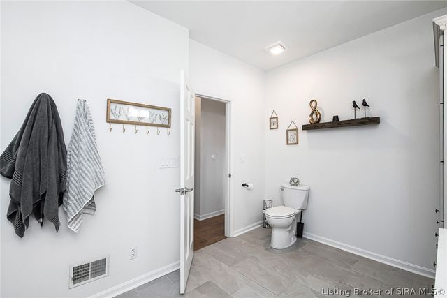 1609 Tall Oaks Drive, Jeffersonville, IN 47130