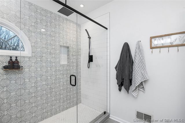 1609 Tall Oaks Drive, Jeffersonville, IN 47130