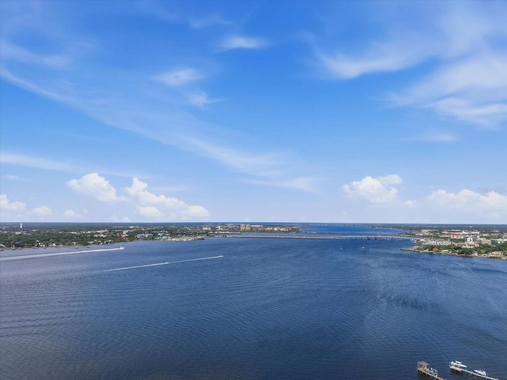 Image 48 of property listing at 3307 3RD AVENUE W, Bradenton, FL 34205