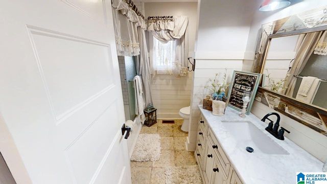 900 SHADES CLIFF ROAD, Jasper, AL 35504