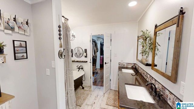 900 SHADES CLIFF ROAD, Jasper, AL 35504