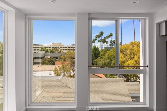 176 N Catalina Avenue 404, Pasadena, CA 91106