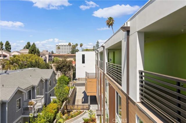 176 N Catalina Avenue 404, Pasadena, CA 91106