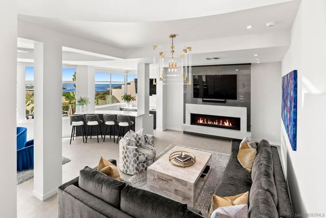 121 Via De La Valle, Del Mar, CA 92014