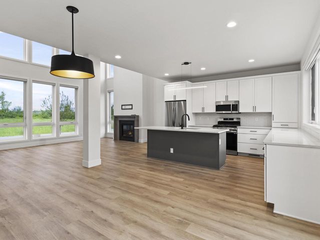4192 E Lake Vista BOULEVARD, Oak Creek, WI 53154