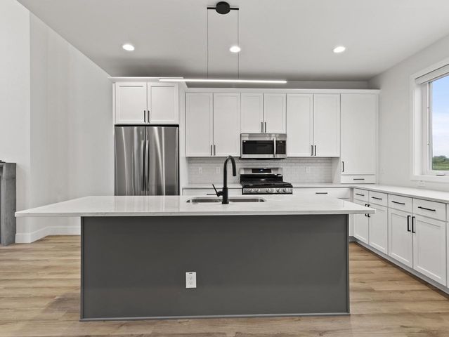 4192 E Lake Vista BOULEVARD, Oak Creek, WI 53154