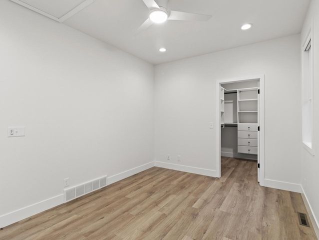 4192 E Lake Vista BOULEVARD, Oak Creek, WI 53154