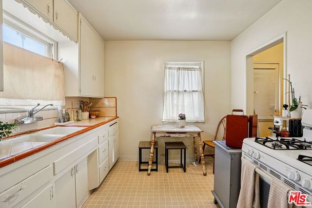 13361 Beach Avenue, Marina Del Rey, CA 90292