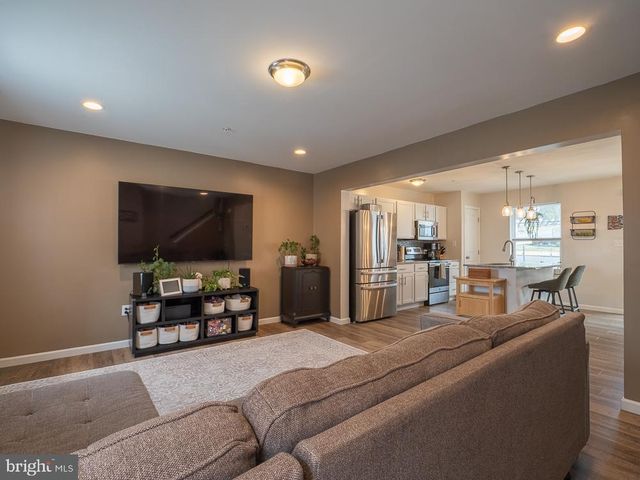 3 HAWLEY CT, Reading, PA 19606