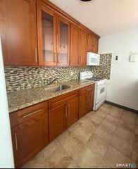 2625 Park Avenue 9C, Bridgeport, CT 06604