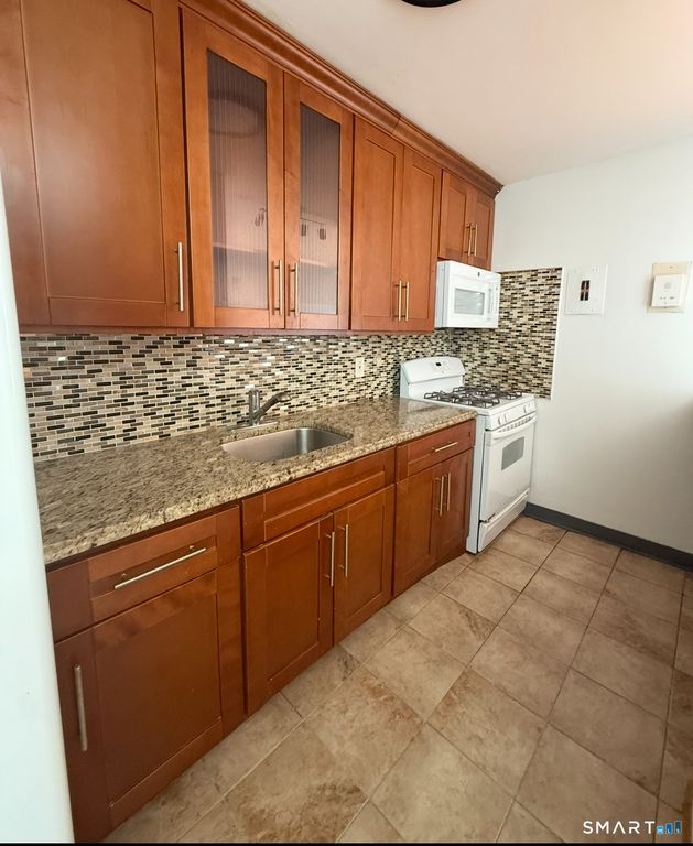 2625 Park Avenue 9C, Bridgeport, CT 06604