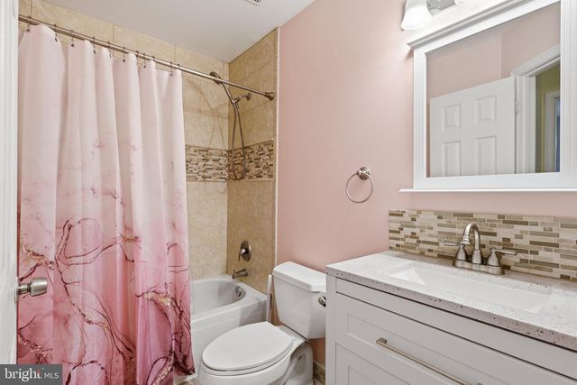 46645 BROWNWOOD SQ, Sterling, VA 20164