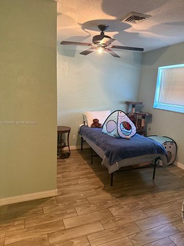 3631 NE 14th Ave, Pompano Beach, FL 33064