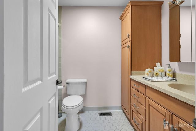 19 Hillsborough Drive A, Monroe, NJ 08831