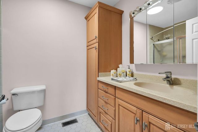 19 Hillsborough Drive A, Monroe, NJ 08831